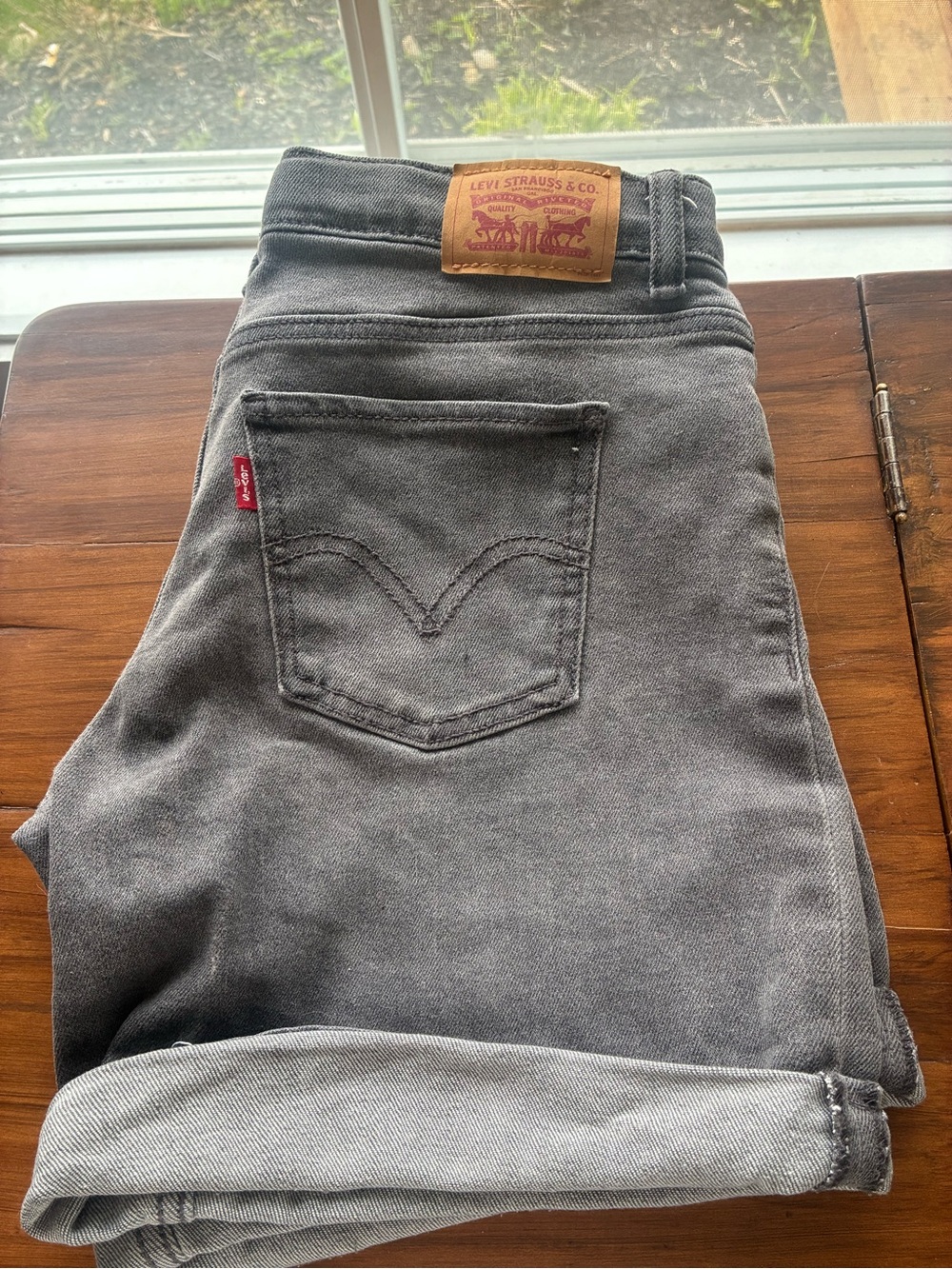 Levi’s Girls Gray Wash Denim Shorts Size 14 – Excellent Condition